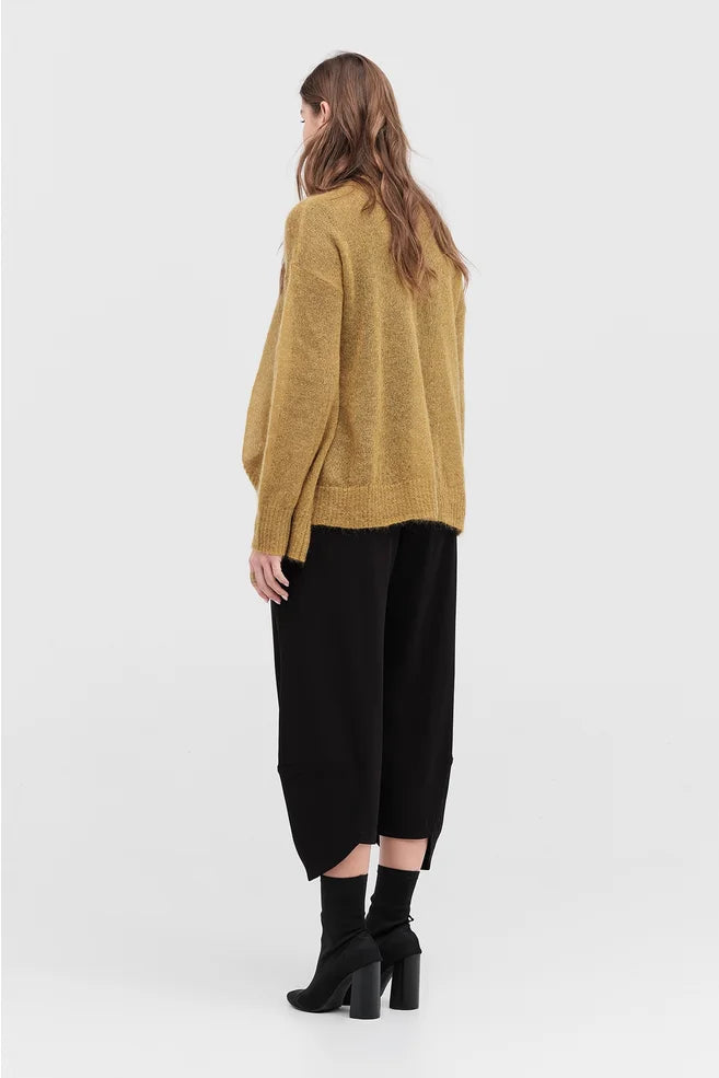 TAYLOR Float Sweater