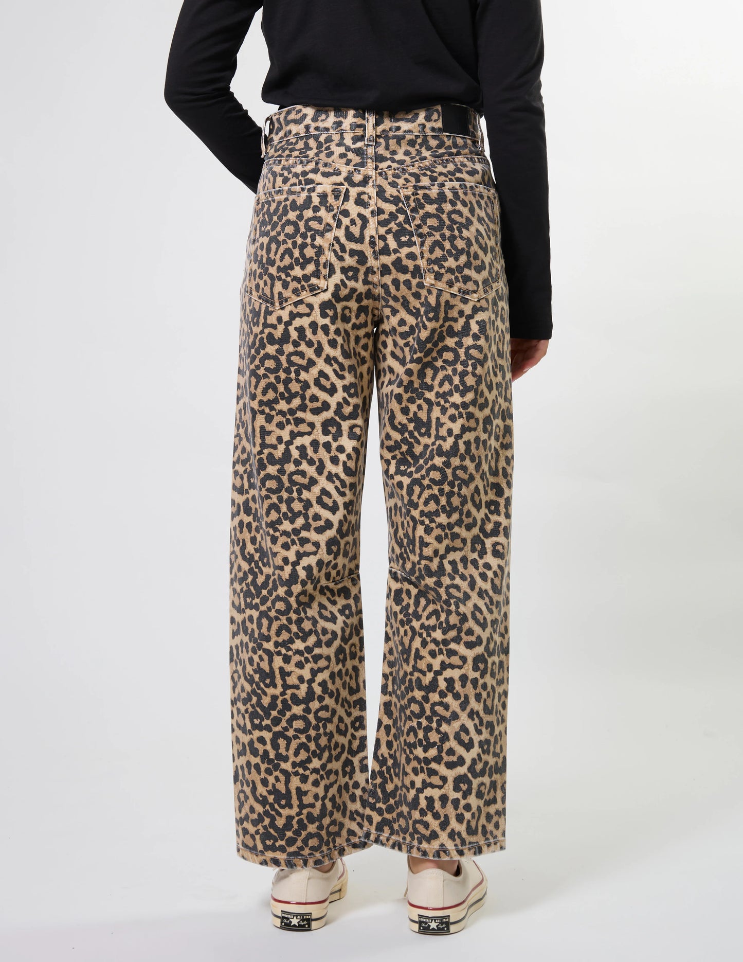 STELLA + GEMMA Carson Barrel Jean