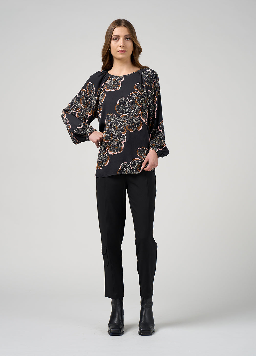 MADLY SWEETLY Wood Rose Top