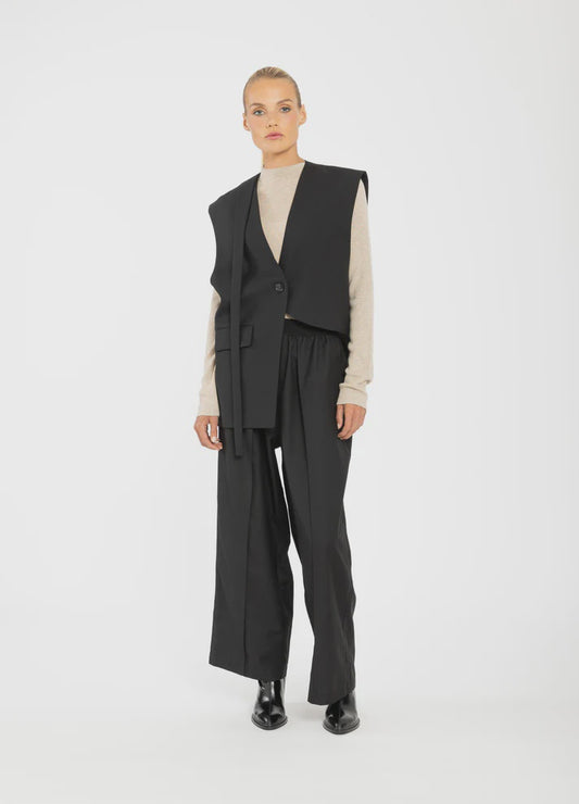 BLACKLIST Elsie Vest
