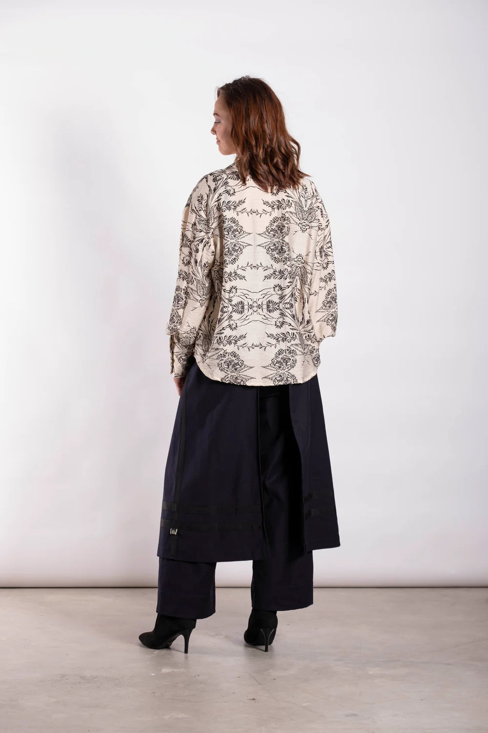 DEEANNE HOBBS Artificial Shirt