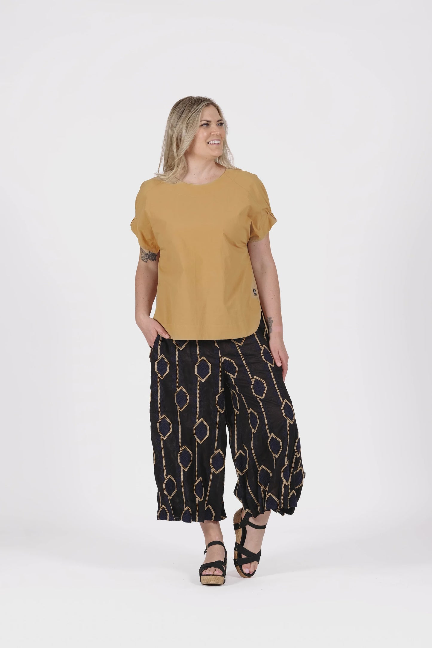 DEEANNE HOBBS  Artful Pants