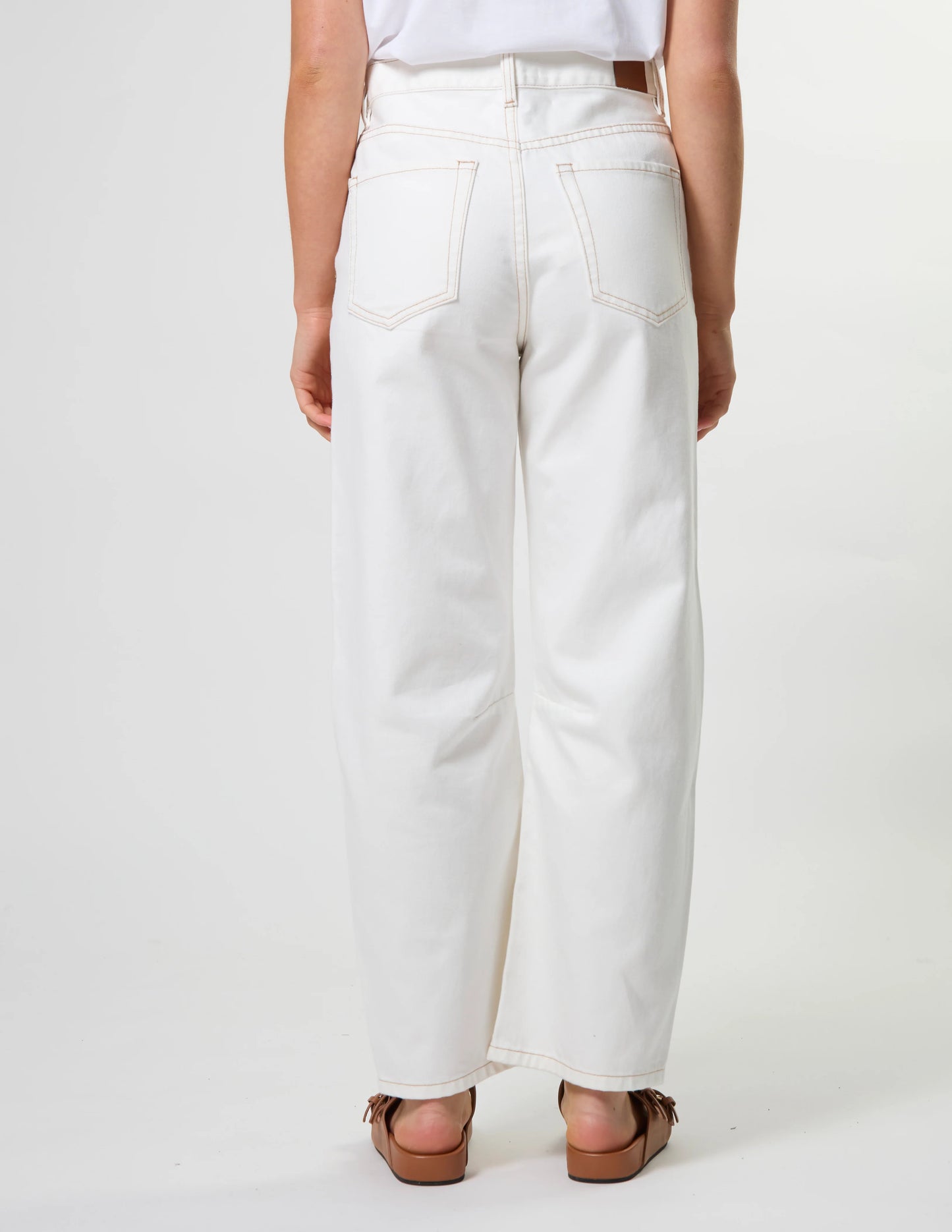 STELLA + GEMMA Carson Barrel Jean