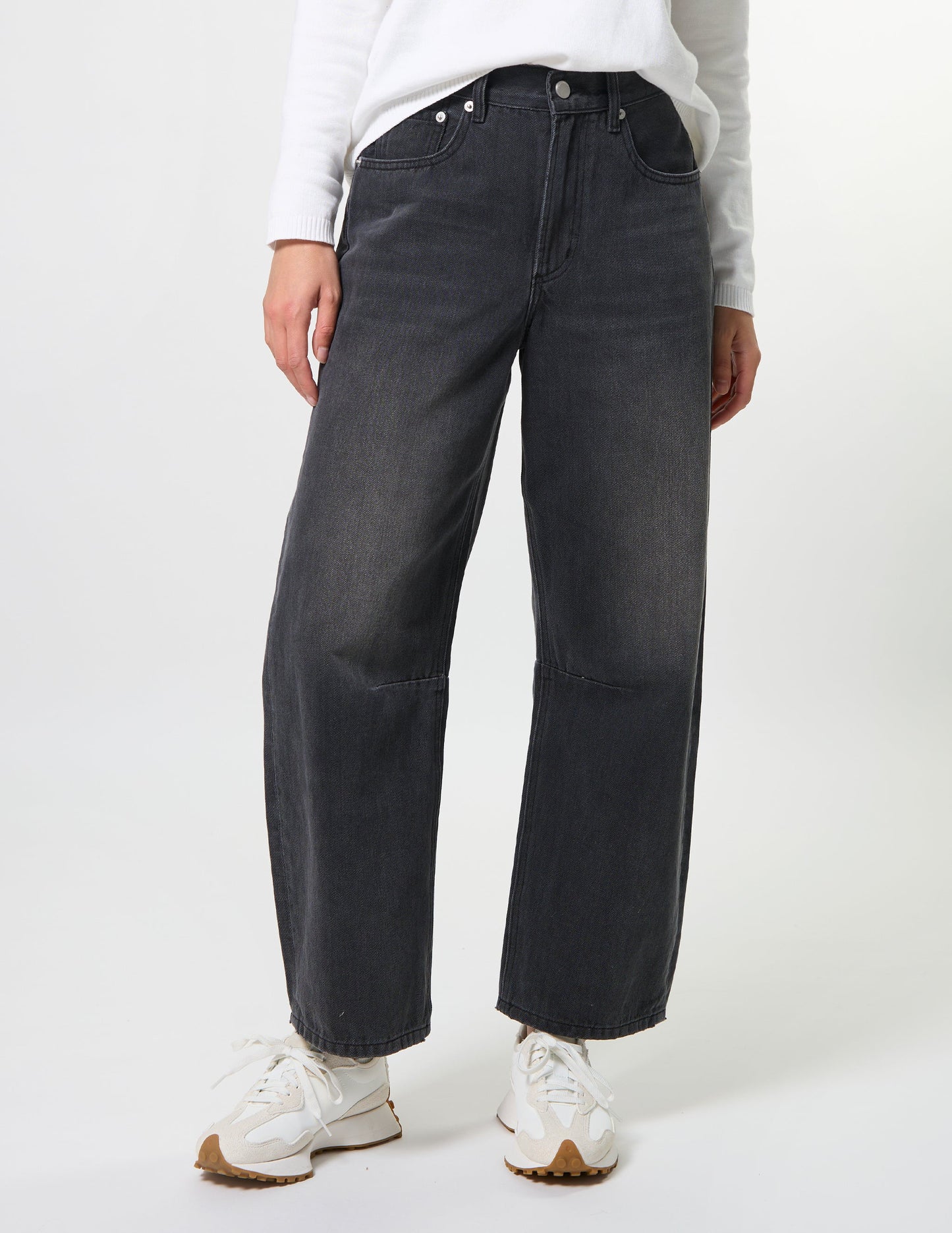 STELLA + GEMMA Carson Barrel Jean