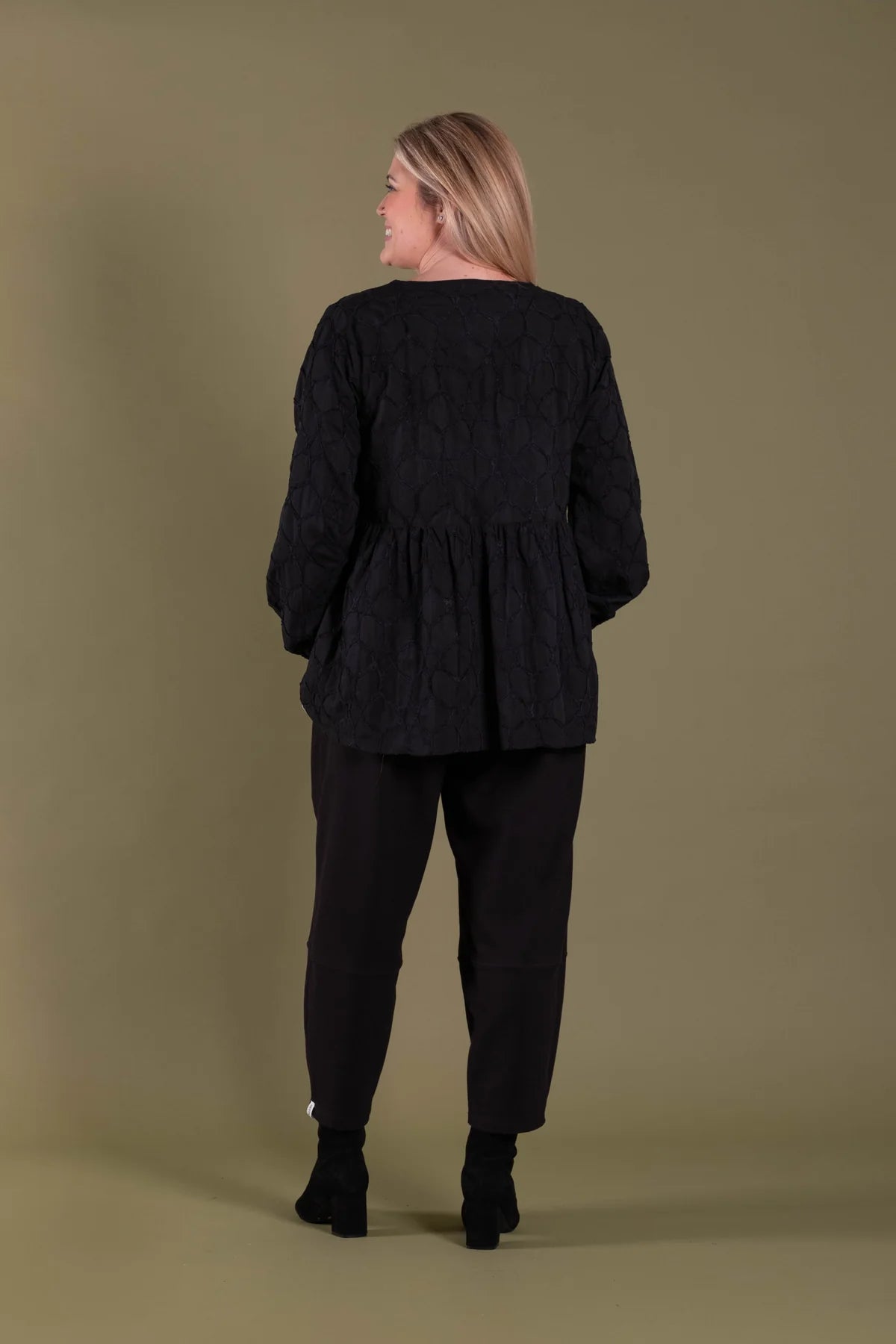DEEANNE HOBBS Step Top Velvet Circles