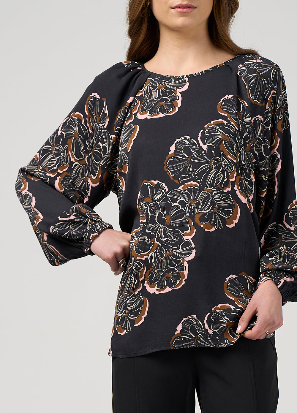MADLY SWEETLY Wood Rose Top