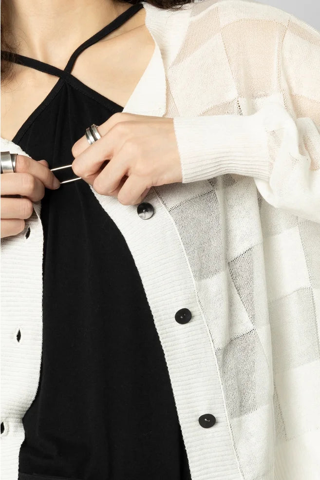 TAYLOR Reversed Square Catch Cardi