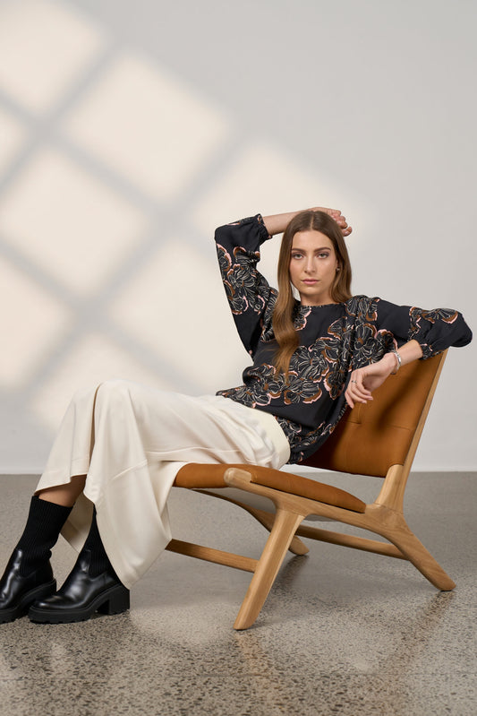 MADLY SWEETLY Wood Rose Top